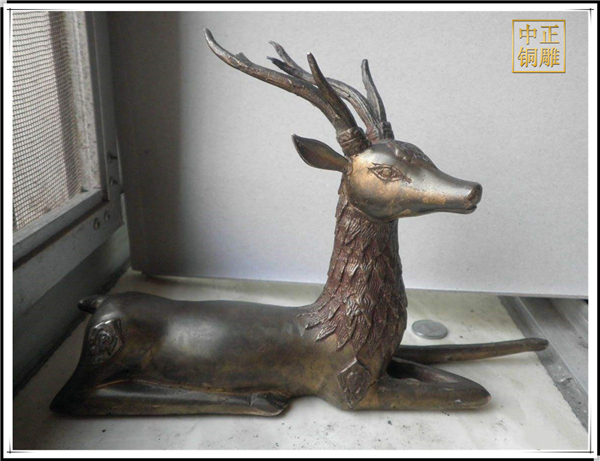 廠(chǎng)家直銷(xiāo)銅鹿雕塑.jpg